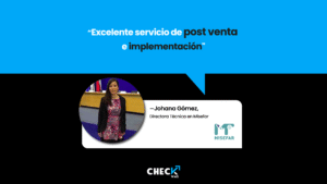 Equipo operativo utilizando CheckWMS con apoyo de mesa de ayuda y chat Gaby, destacando implementación rápida y soporte continuo 24/7.