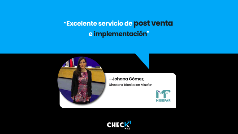 Equipo operativo utilizando CheckWMS con apoyo de mesa de ayuda y chat Gaby, destacando implementación rápida y soporte continuo 24/7.