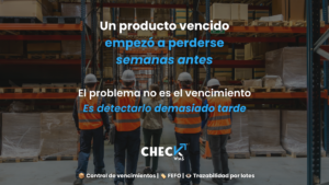 Productos alimenticios próximos a vencer almacenados en bodega, mostrando la importancia del control FEFO, la trazabilidad por lotes y la prevención de mermas.
